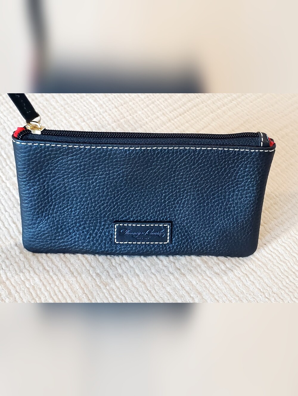 Dooney&Bourke Black Pebble Leather I.D. Zip Pouch Wallet Red Interior LIKE NEW